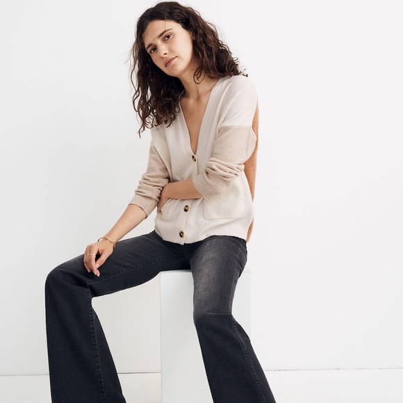 Madewell Short Kent Ex-Boyfriend Cardigan Sweater in Colorblock Coziest Yarn - Picture 2 of 10